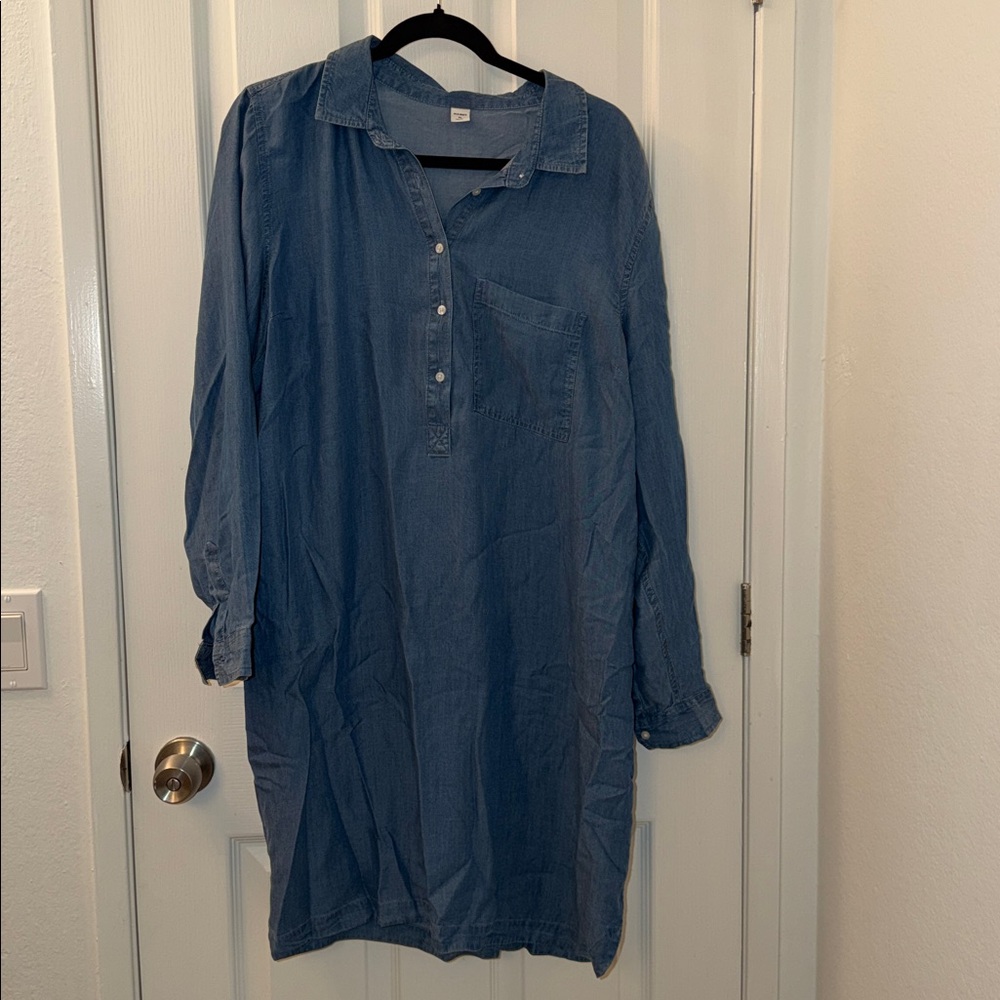 Old navy tunic dress. Never worn but tags are removed